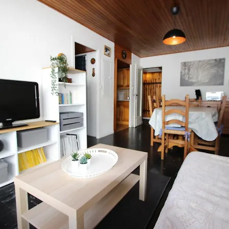 2 Pieces Pour 6 Personnes Avec Balcon A 1750 - Fr-1-549-67 * Chamrousse